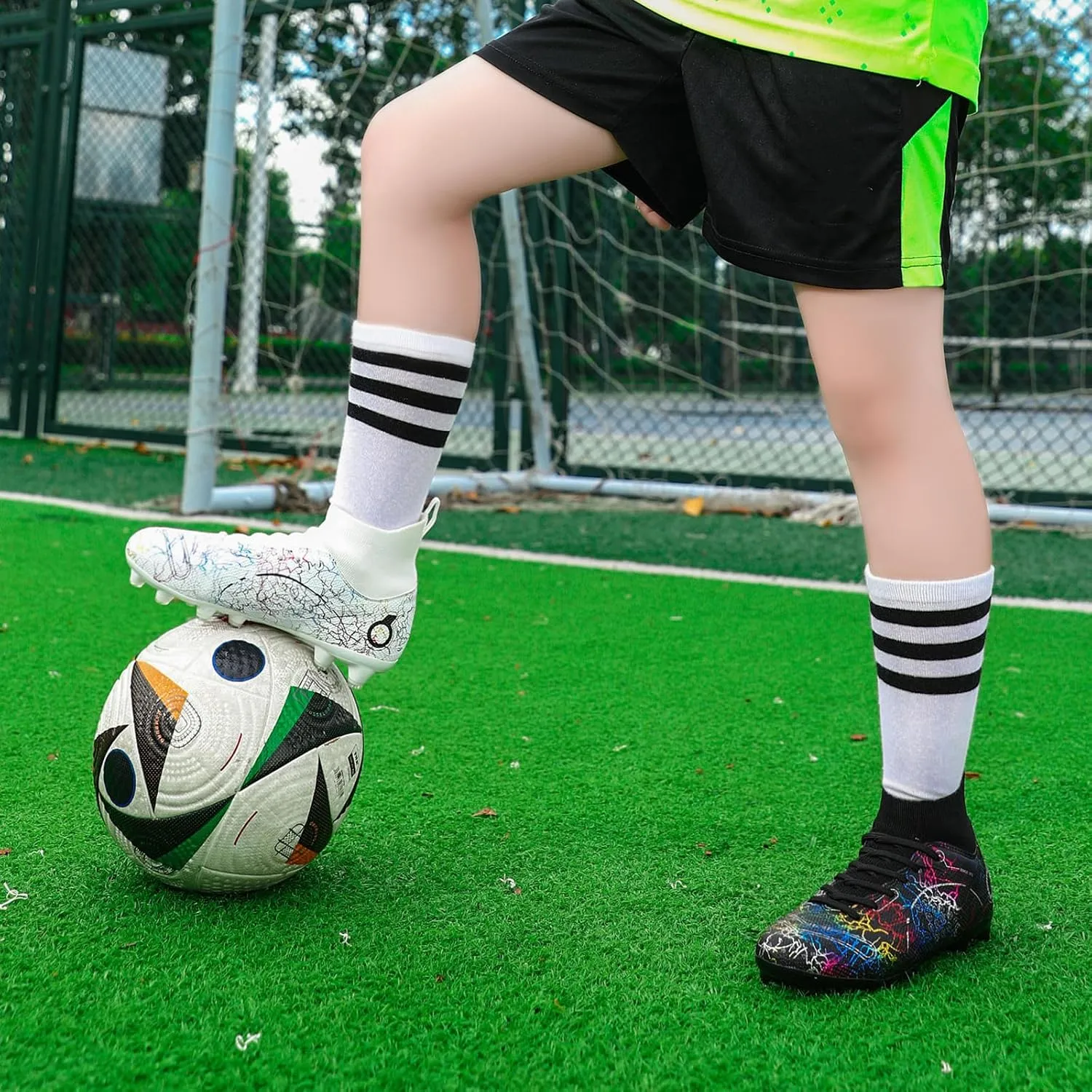Boys' Soccer Shoes Kids Firm Ground Soccer Cleats Girls Athletic Sneakers Outdoor Turf Football Shoes for Little/Big Kid