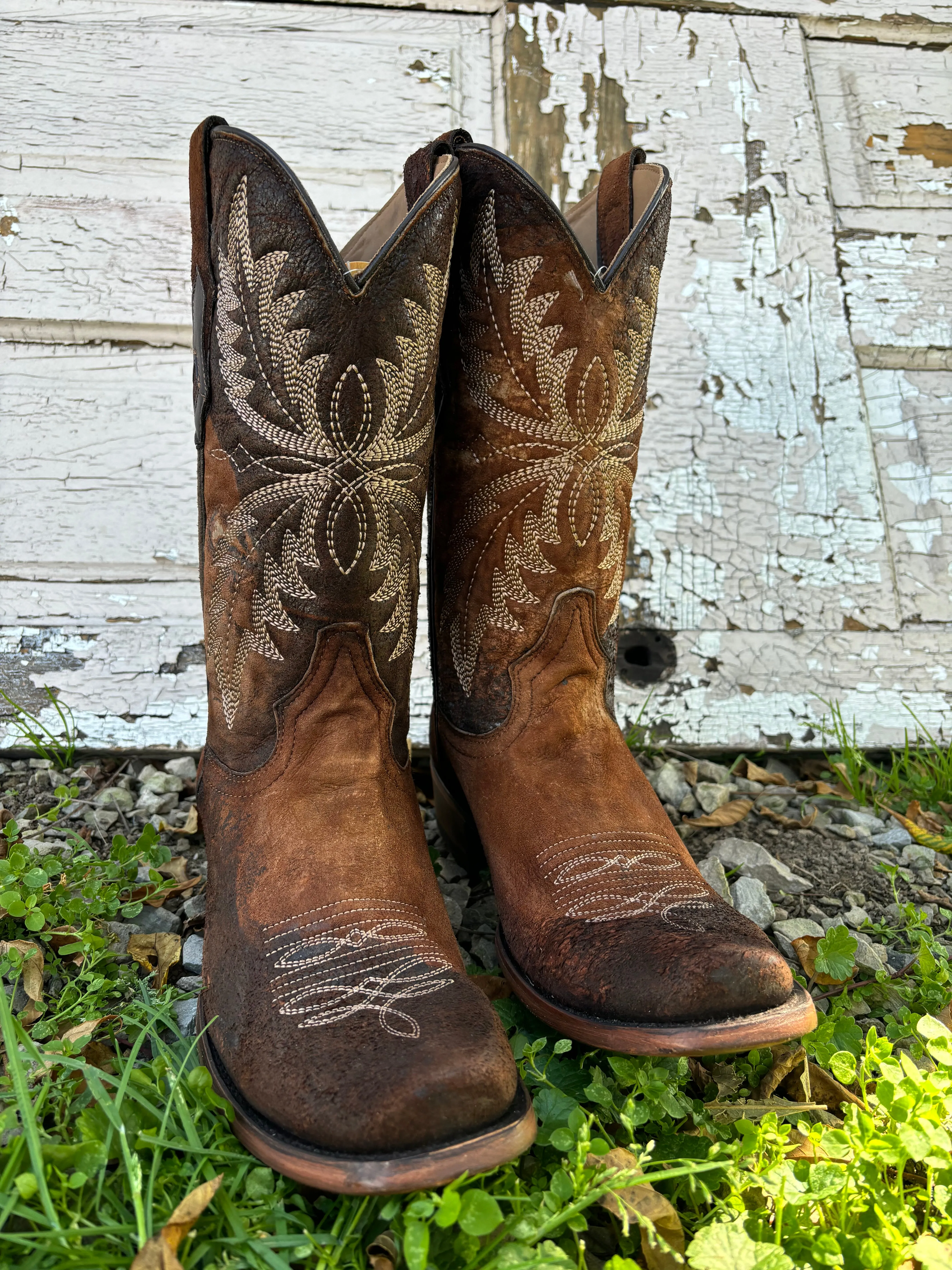 Corral Men's Chocolate Lamb Embroidered Narrow Square Toe Cowboy Boots C4023