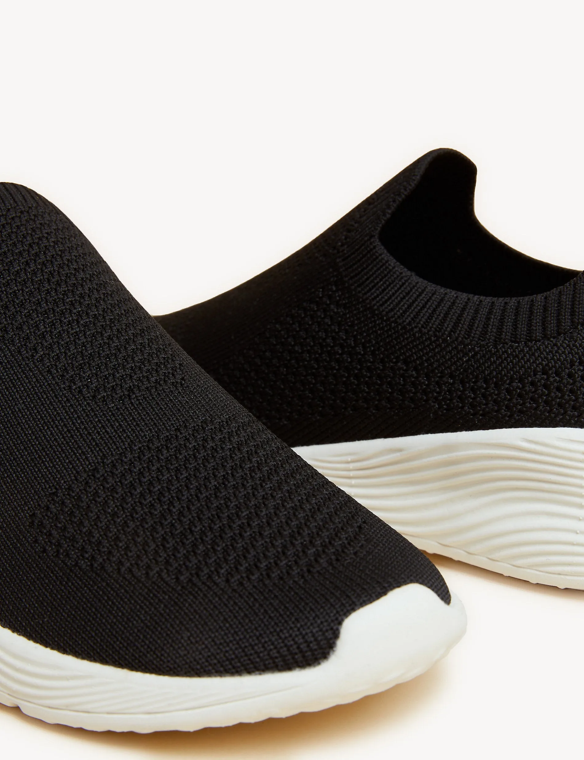 Goodmove Knitted Slip-On Sneakers, Black