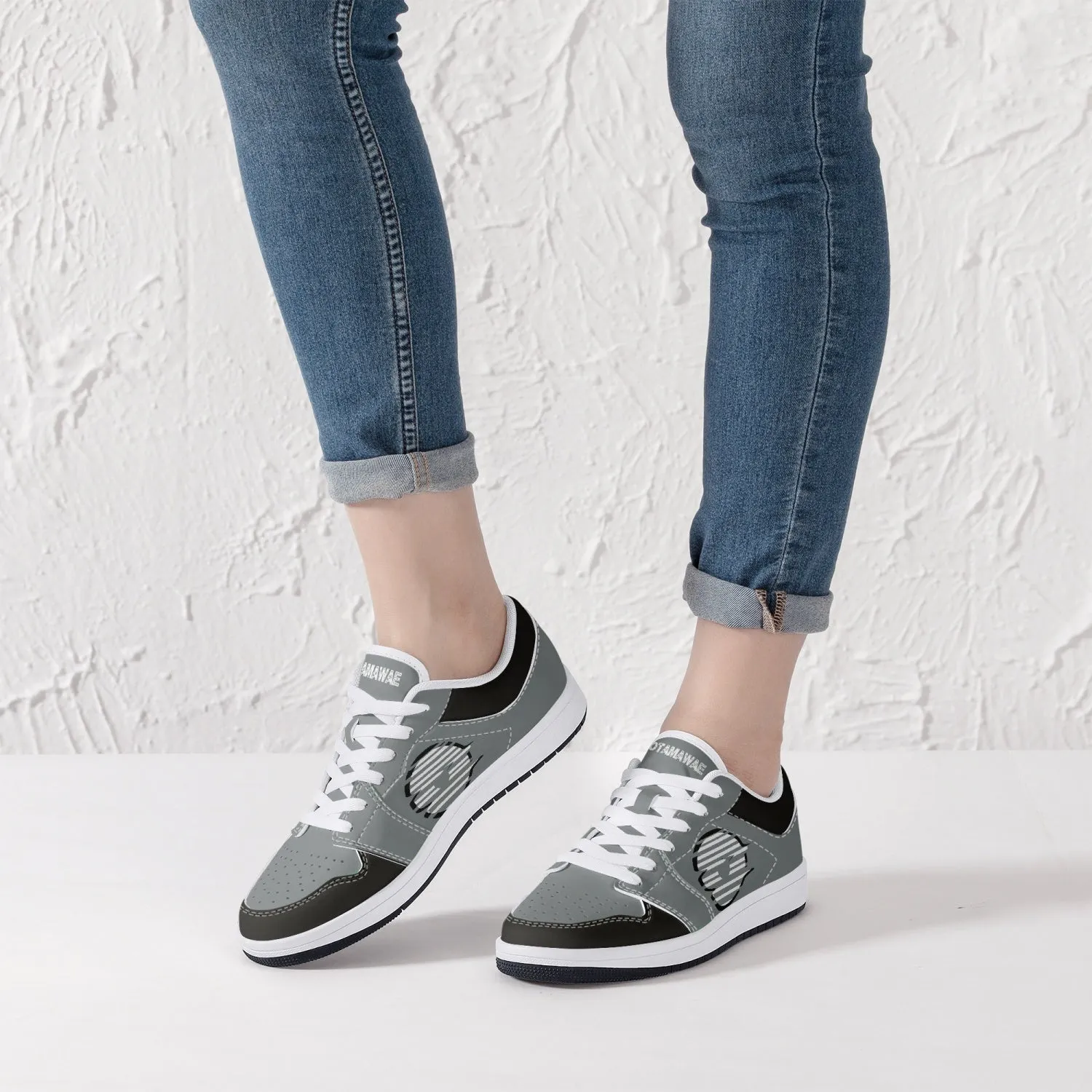 Low-Top Leather Gray Sneakers