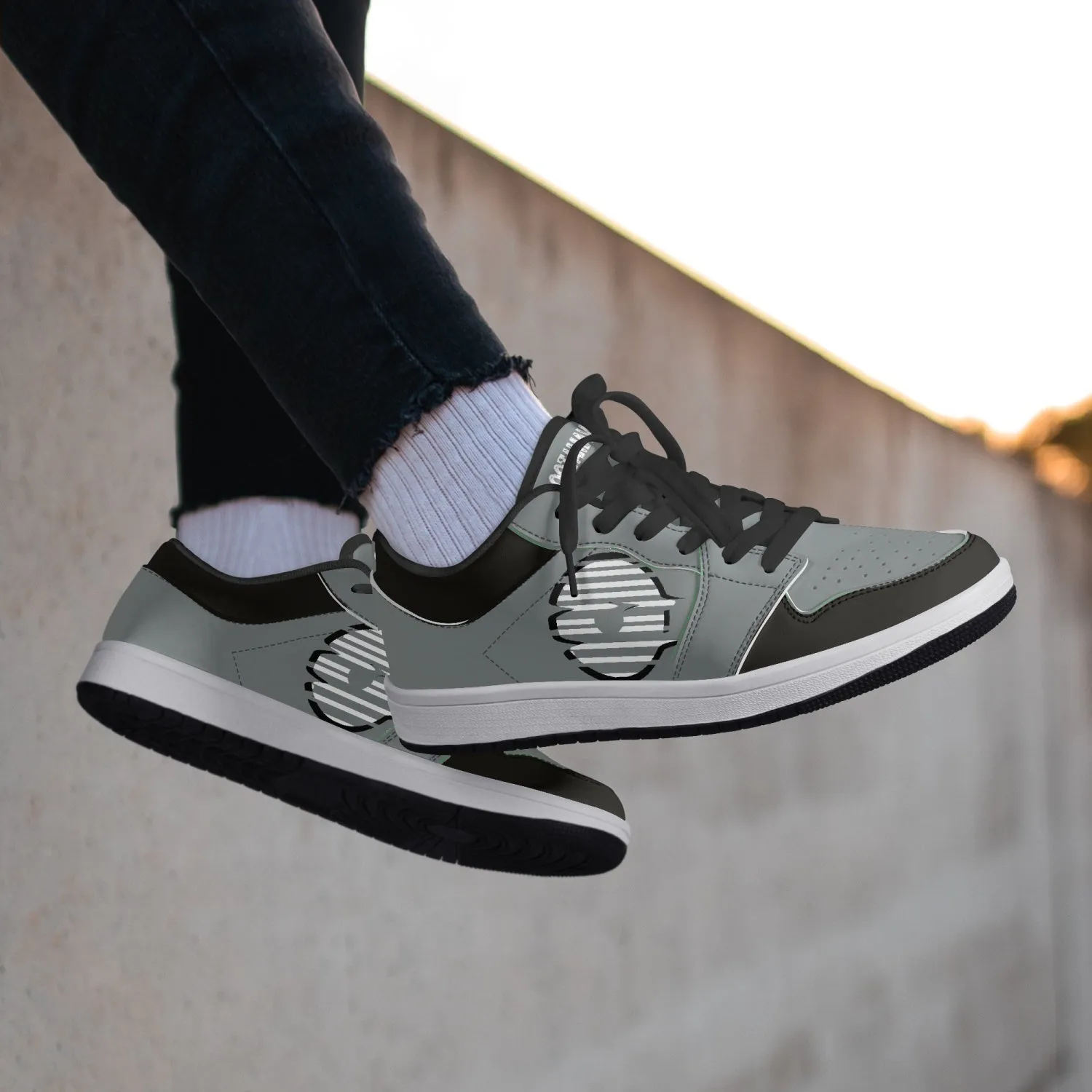 Low-Top Leather Gray Sneakers