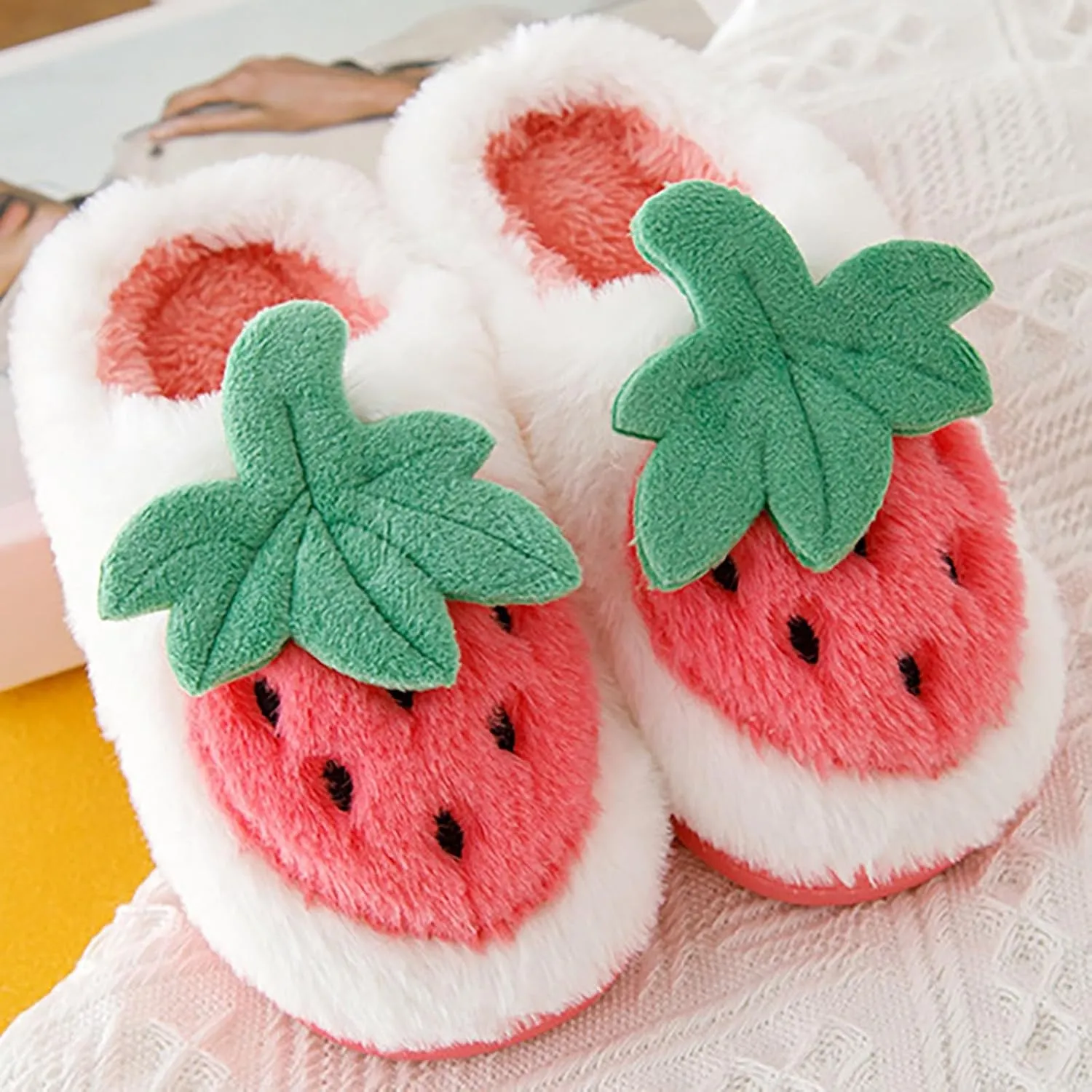 Sweet Strawberry Slippers for Toddler Kids Winter Cute ??ozy House Shoes Girl Boy Warm Fleece House Slippers