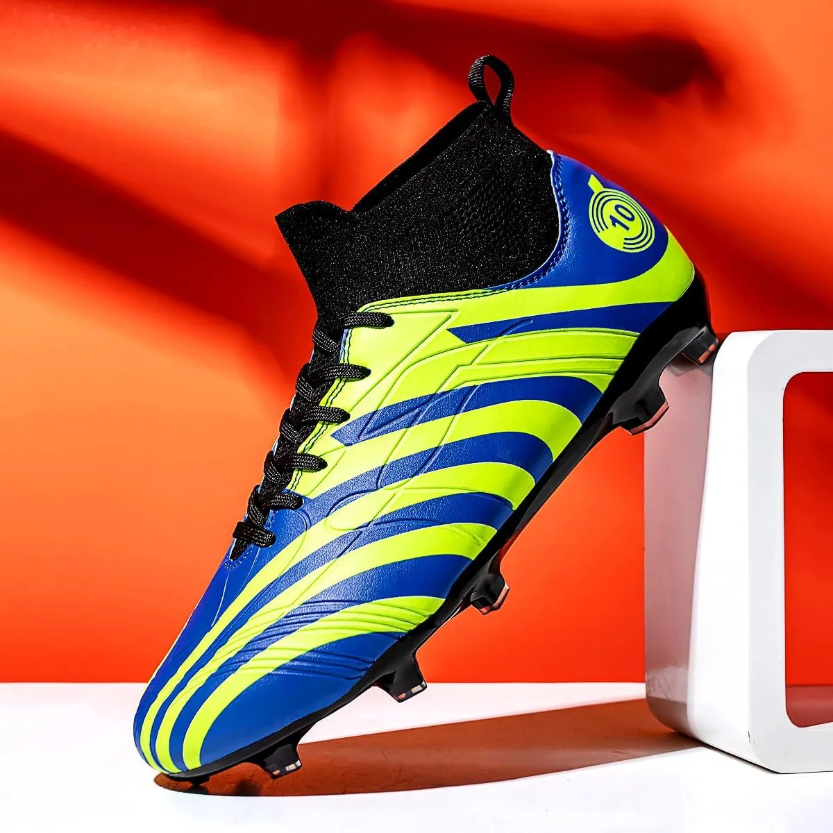 Women's Outdoor Indoor Professional Fashion Training Sports Football Shoes Lightweight, Breathable, Comfortable Cleat Shoes